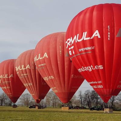 Gaudeix d'una de les experiències més originals, regala't un vol en globus a Vic amb Vol Aventura.