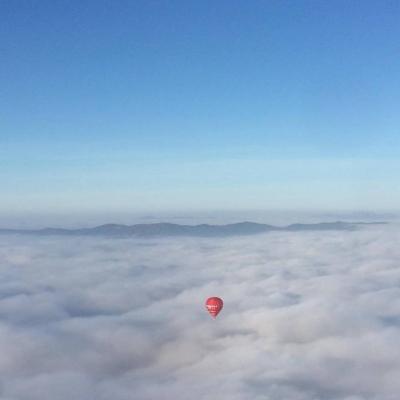 VOLANT PELS AIRES DURANT 2 HORES